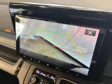 バックギアに入れるだけで自動でリヤカメラに切り替わります!車庫入れやバックが苦手な方にオススメ!