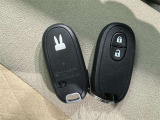 鍵がポケットの中でもドア開閉・エンジンスタートが可能な便利なスマートキーです!