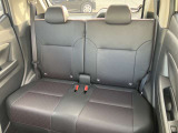 後席可倒式シート(5:5分割、リクライニング)