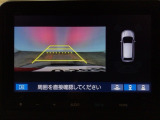 バックカメラが付いているので、車庫入れもラクラクです♪更にバンパーに取り付けられたソナーセンサーで、障害物を音とナビゲーション画面で知らせてくれます♪