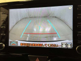 後方の見える安心をお届けするバックガイドモニター付:バックするときのアシストラインもあって楽々バック!車庫入れや縦列駐車をサポートし、苦手な駐車も安心です!今やもう手放せない装備ですネ♪