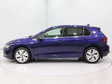 TDI Style Platinum Editionのすっきりとしたサイドシルエット。落ち着いたボディラインが上質感を演出します。