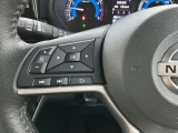 ステアリングスイッチもついておりますので走行中でも簡単な操作がハンドルから手を離さずにナビなどの操作が可能になりますよ