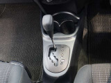 ゲート式のシフトレバーを装備しております!直感的に操作できますので、誰でも使いやすいですね(^^♪