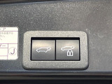 【パワーバックドア】スマートキーや運転席のボタンを押すだけでリアゲートが自動で開閉します!荷物を持っている時や、高い位置にあるバックドアを閉める際に便利な機能です♪