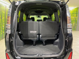 普段のお買い物や通勤、送迎等に十分な荷室スペースを確保しております。セカンドシートを倒すと、大きな荷物の積載も可能です♪