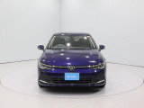TDI Style Platinum Editionのシンプルで上質なフロントフェイス。LEDヘッドライトを採用しています。