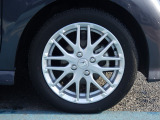 ★純正アルミホイール★ 視線を奪う足元が、ドライビングをさらに輝かせます♪