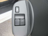 前席はパワーウインドウとなります