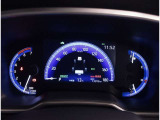 とっても見やすいメーターです。夜間時はラグジュアリーな気分にさせてくれる照明が魅力ですので、夜のドライブも楽しみになりますよ♪