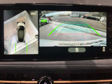 前後左右4つのカメラで、上から見たような映像をお届け、駐車時も安心、アラウンドビューモニター付(肉眼では確認し辛い左前の映像に切り替えることも可能です)。