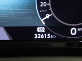 走行距離は32,615km。メーター内に明確に表示され、車両状態の把握がしやすくなっています。