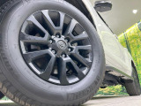 【純正18インチアルミホイール】外観にマッチした純正アルミホイールを装着しております。各種社外アルミホイールや、スタッドレスタイヤも取扱いしております。是非ご相談ください♪