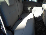 後部座席も広々です!目立った汚れや傷もなく綺麗です!納車の際にはルームクリーニングを実施しております!