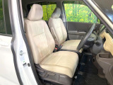 運転席シート廻りは使用感も少なく、良好な状態となっています。前オーナー様が丁寧に使っていたことがよくわかりますね。