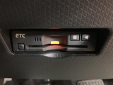 ETCを装備しています☆有料道路の料金所をノンストップで通過できてとても便利です☆高速道路のETC割引なども使えるのであるに越したことはない機能です!