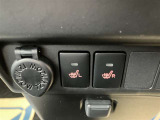 運転席&助手席にシートヒーター付いてます。寒い日に助かります