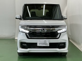 LEDヘッドライトを装備しています。LEDヘッドライトはとても明るく、雨の日や夜間走行も安全・安心です。オートライトコントロール付きで周囲の明るさに応じて自動で点灯・消灯します