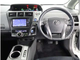 高いホールド性で運転姿勢が安定します。長距離ドライブでも疲れにくいのが魅力です。快適なドライビングライフをお送りください♪