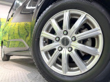 【アルミホイール】外観にマッチしたアルミホイールを装着しております。各種アルミホイールや、スタッドレスタイヤも取扱いしております。是非ご相談ください♪