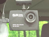 【ドライブレコーダー】ドライブレコーダー装備!走行中はもちろん、あおり運転や事故に遭遇した際、映像で記録し、万一のリスクに備えます。※記録用SDカードはお客様ご自身でご準備いただく必要があります。