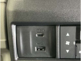 (Type-C〈3A〉)USBチャージャー搭載。スマートフォンなどの充電にとっても便利です