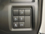 【スマートアシスト】走行中に前方の車両等を認識し、衝突しそうな時は警報とブレーキで衝突回避と被害軽減をアシスト。より安全にドライブをお楽しみいただけます。