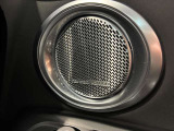 harman/kardon 14スピーカープレミアムオーディオシステム搭載