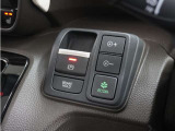 オートブレーキホールド機能付き電子パーキングブレーキ!ブレーキペダルを足から離しても停車状態を保ちます。アクセルを踏めば自動でブレーキが解除され、発進可能!
