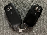 スマートキー機能を有しています!ドアロックの開閉やエンジン始動時にキーをポケットやカバンなどに携帯していればキーを挿さなくてもそのまま手ぶらで可能です!!
