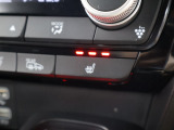 シートヒーター装備付き車!!座席に埋め込まれた電熱線によりシートを暖めることが出来る装備で、温められたシートは、寒い冬には最適です!!