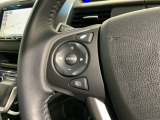 ステアリングにオーディオ操作スイッチが付いています。オーディオ画面に直接タッチしなくても操作が出来ますので、運転に集中できます。