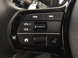 ステアリングリモコンは、運転中でも簡単に音量調整やチャンネル変更もできます!わき見運転防止にもつながるので安心です♪