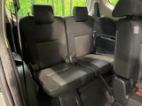 3列目シートはもちろん状態良好☆大人でもゆったりと座って頂けますので、大人数でのお出かけもラクラクです♪ご家族で、気の知れた仲間で、ドライブに行くのが楽しみですね♪