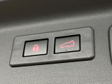 【パワーバックドア】スマートキーや運転席のボタンを押すだけでリアゲートが自動で開閉します!荷物を持っている時や、高い位置にあるバックドアを閉める際に便利な機能です♪