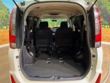 普段のお買い物や通勤、送迎等に十分な荷室スペースを確保しております。セカンドシートを倒すと、大きな荷物の積載も可能です♪