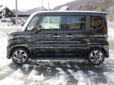 お車のカスタムや夏冬タイヤ・アルミホイールの販売なども力を入れておりますのでお気軽にご相談ください。