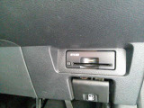 ここに ETC2.0付いております。高速道路の料金所もスイスイ♪ ETCカードの申し込みは日産カードがおすすめ!!!「安心」「おトク」「便利」で皆さまのカーライフをサポートする特典満載のカードです。