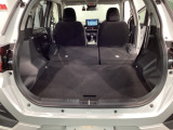リアシートを倒すと、ラゲッジスペースを広くお使いいただけます!