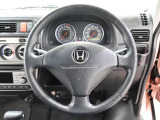 握りやすく、回しやすいステアリングは長時間の運転でも疲れを感じさせません!