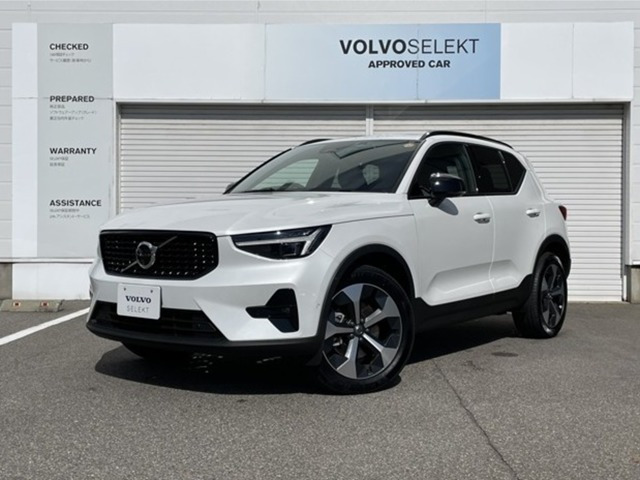 XC40 ウルトラ B4 AWD ダークエディション 4WD