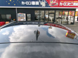 ルーフに空が反射するくらい綺麗です 。