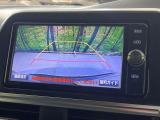 【バックカメラ】駐車時に後方がリアルタイム映像で確認できます。大型商業施設や立体駐車場での駐車時や、夜間のバック時に大活躍!運転スキルに関わらず、今や必須となった装備のひとつです!