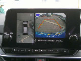 ★アラウンドビューモニター★クルマを真上から見下ろしているかのような映像によって車庫入れや縦列駐車などの駐車時に自車と駐車位置の関係をひと目で確認できスムースな駐車をサポートします!