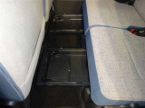フロアに直接置きたくない荷物の収納に便利♪積みっぱなしで普段使わない物や人に見られたくない物の収納に!
