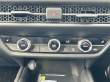 【 オートエアコン 】車内温度を感知して自動で温度調整をしてくれるのでいつでも快適な車内空間を創り上げます。