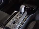 電動パーキングブレーキ・ブレーキホールドを装備してます。ホールド機能は信号待ちが多い一般道で疲労軽減になり、大好評です!