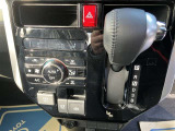オートエアコンなので、お好みの温度に設定するだけで車内を快適空間にしてくれます。