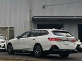 BMW Premium Selection保証では、ご購入後2年間に渡り走行距離無制限で、エンジン・ブレーキ・ミッション等のメイン部分に関しまして、万が一修理・整備が必要になりました際に部品・工賃無料にて対応いたします。