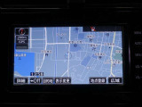 純正ナビを装備。タッチパネル式で使いやすく、お出かけもラクラクです。